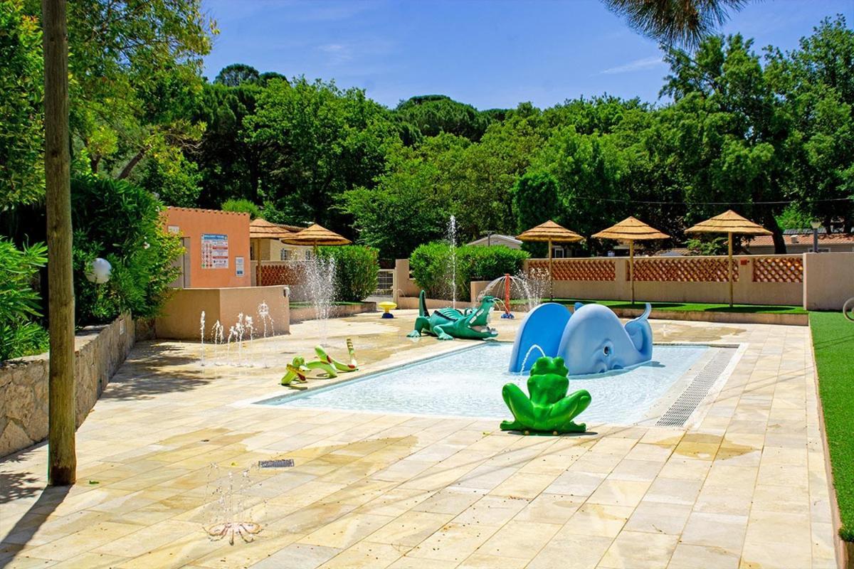 Bungalow Luxe 3 Chambres Surplombant Le Golf De St Tropez Gassin Exterior foto