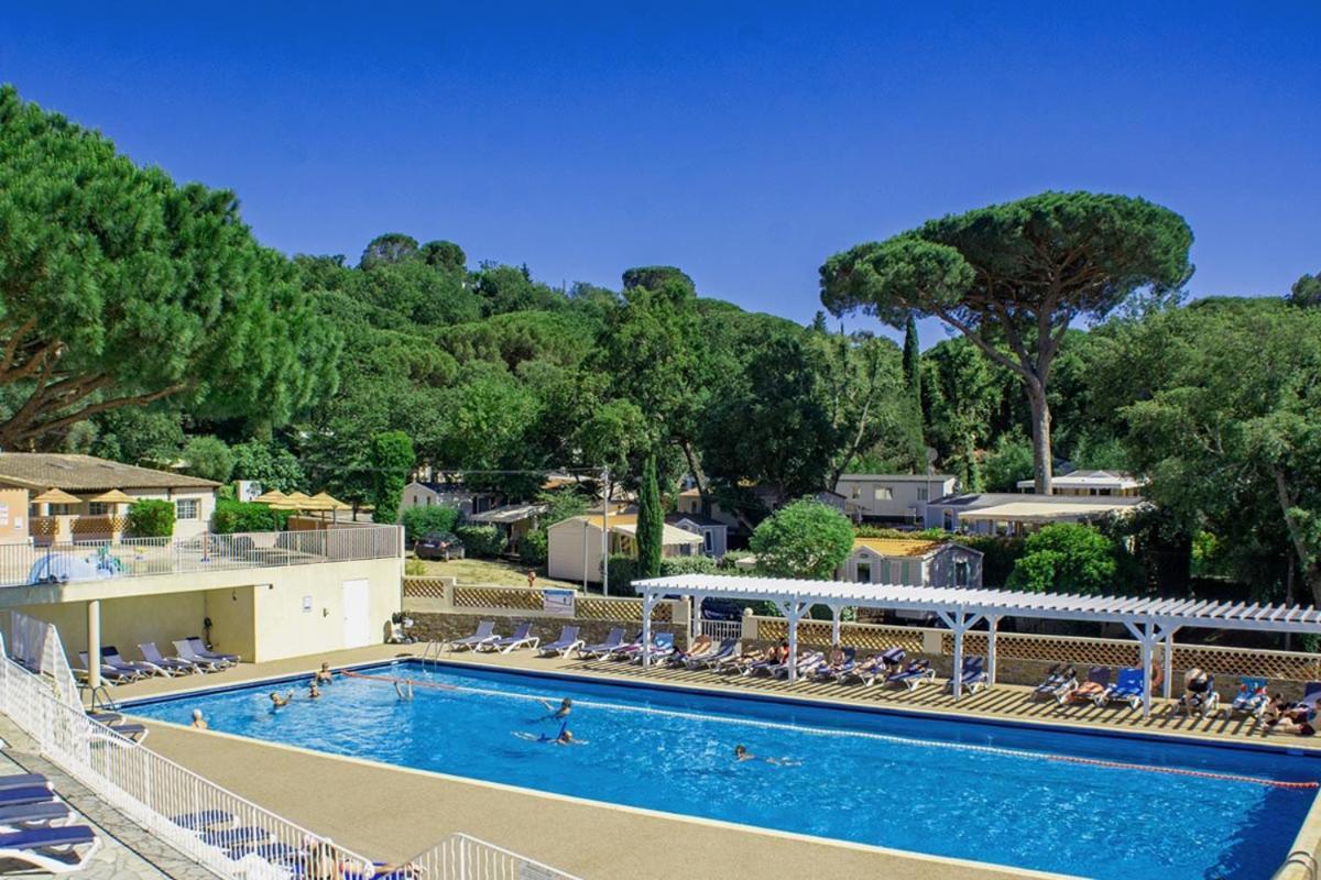 Bungalow Luxe 3 Chambres Surplombant Le Golf De St Tropez Gassin Exterior foto